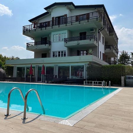 Residence Alexandra Stay Сірміоне Екстер'єр фото