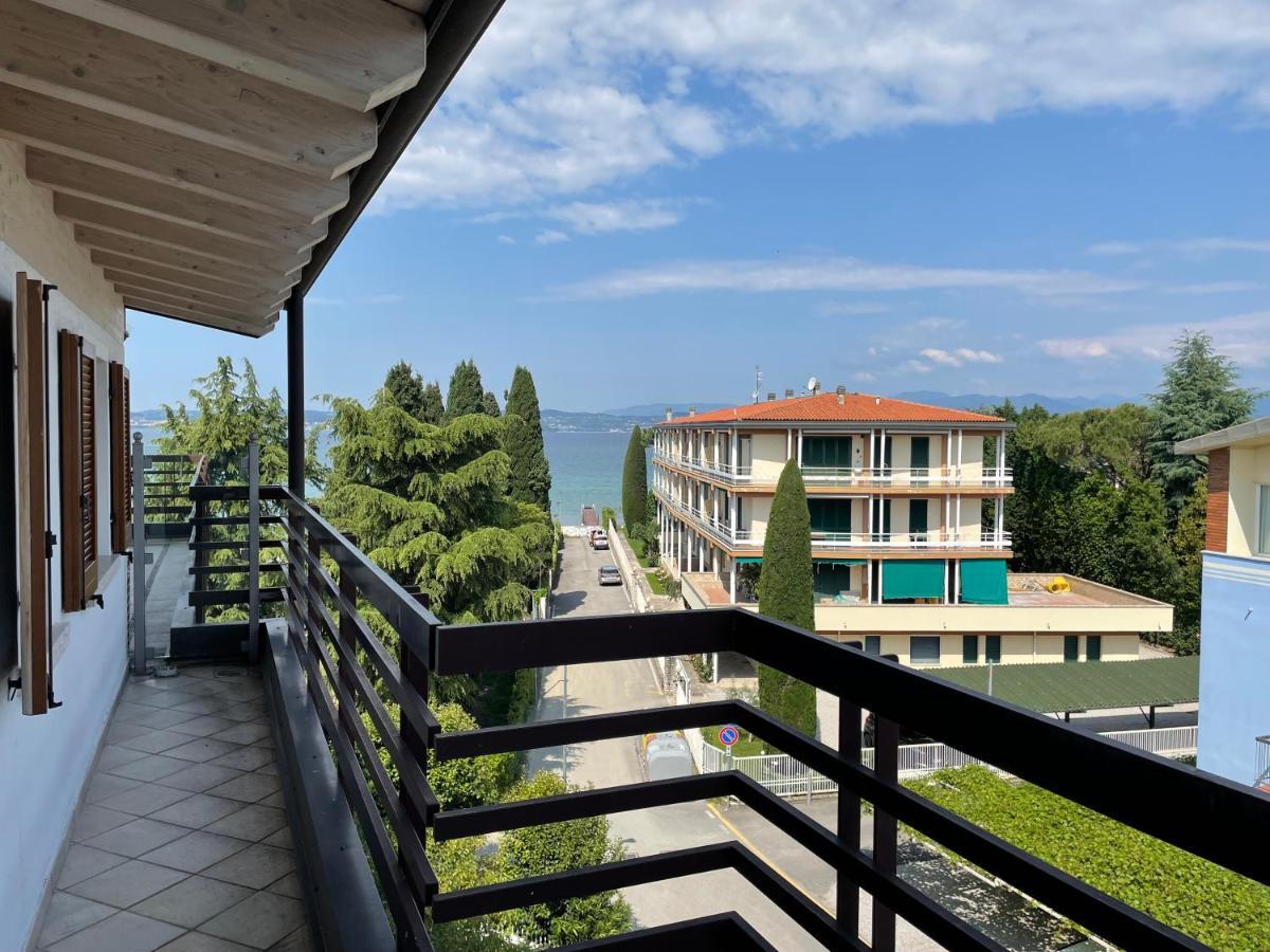 Residence Alexandra Stay Сірміоне Екстер'єр фото