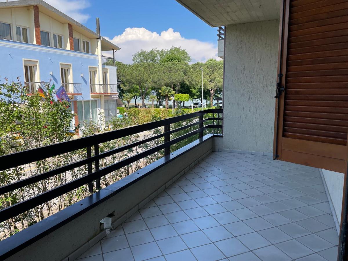 Residence Alexandra Stay Сірміоне Екстер'єр фото