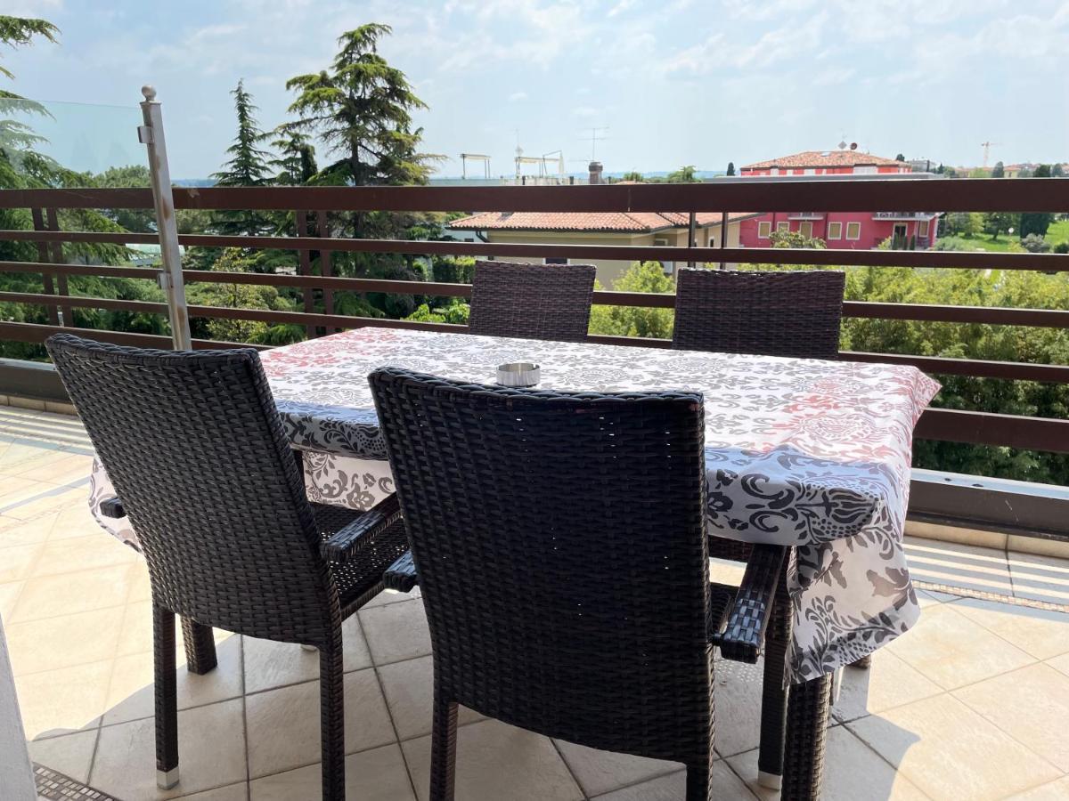 Residence Alexandra Stay Сірміоне Екстер'єр фото
