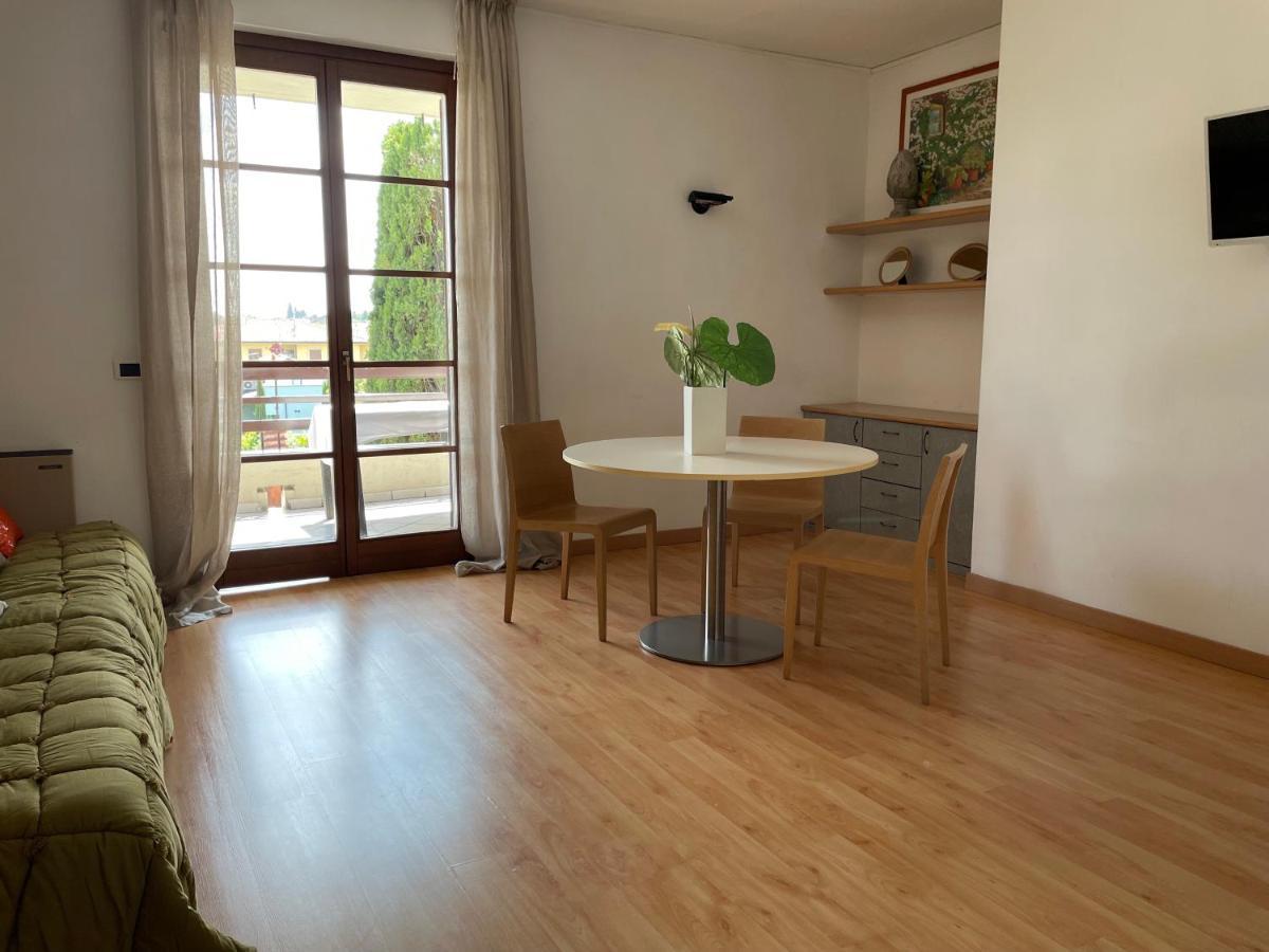 Residence Alexandra Stay Сірміоне Екстер'єр фото