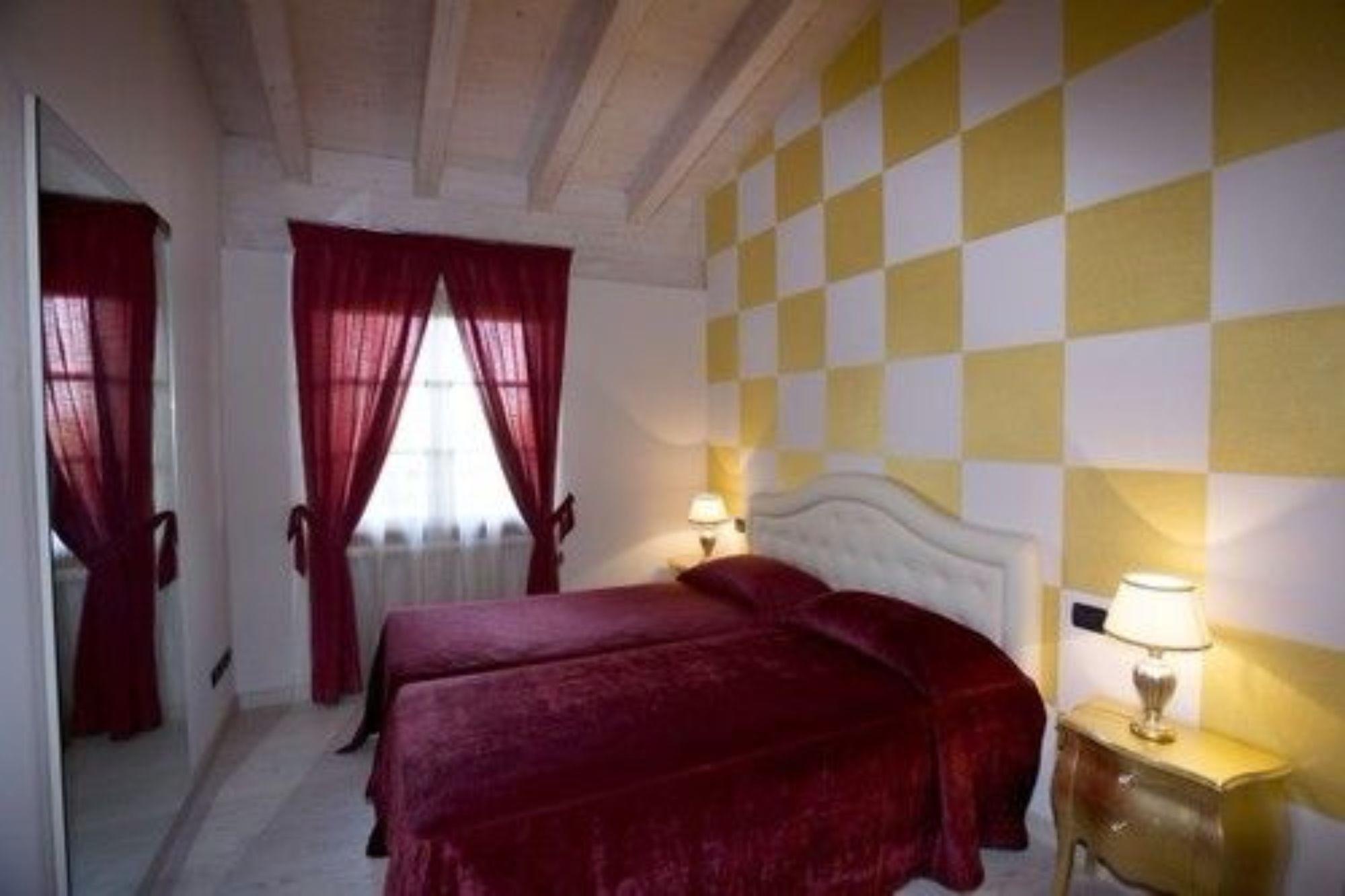 Residence Alexandra Stay Сірміоне Екстер'єр фото