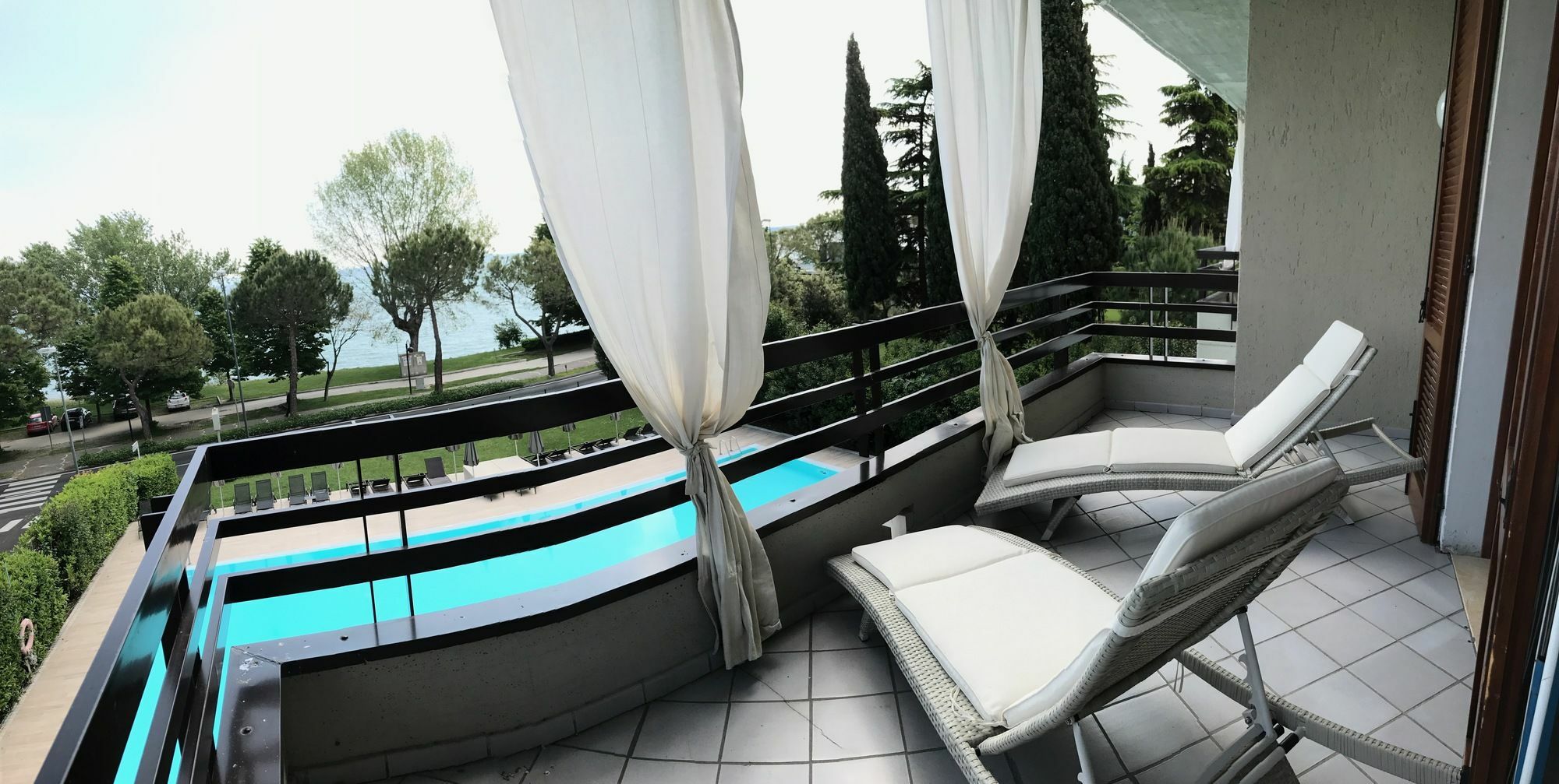 Residence Alexandra Stay Сірміоне Екстер'єр фото